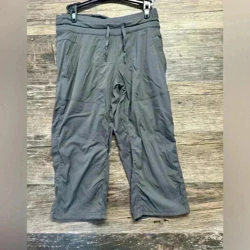 lululemon athletica Women’s Gray Lightweight Pants Size 4